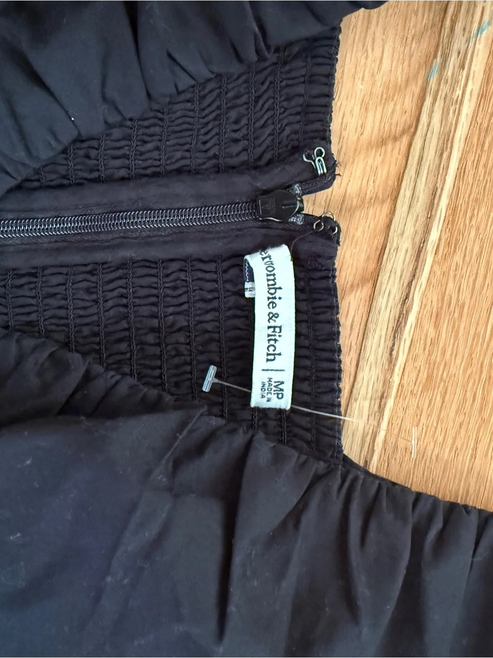 Abercrombie & Fitch sleek black